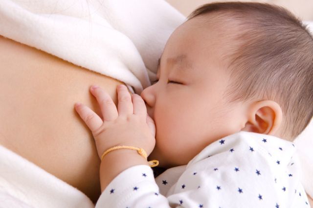 搾乳の方法を動画で説明